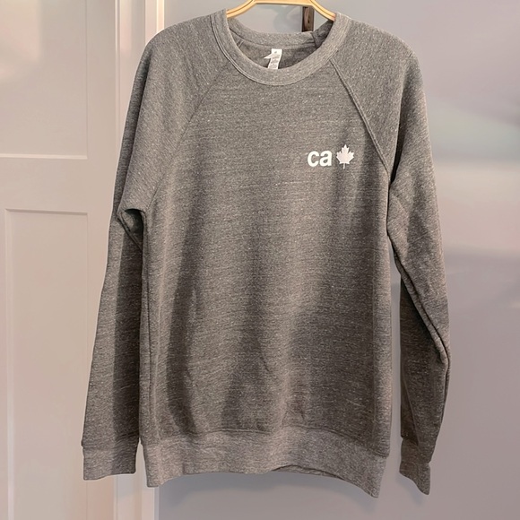 Au Canada sweatshirt - Picture 1 of 6